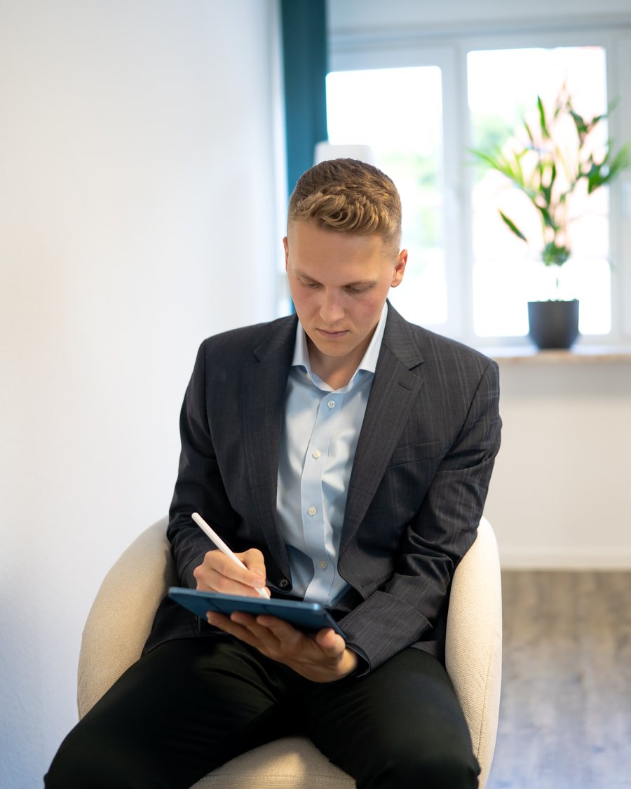 Nico Ulrich bei der Auswertung